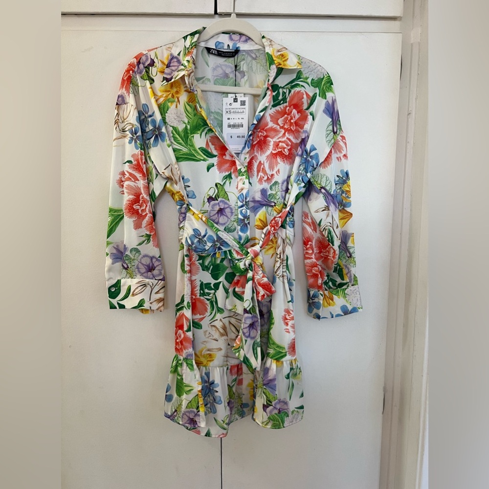 NWT Zara floral print dress with ruffled trims XS